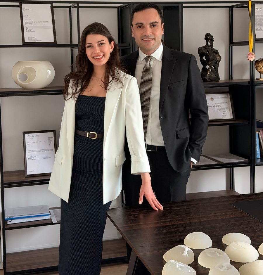 Dr. Ayhan Işık Erdal with his clinic coordinator at the Nişantaşı practice
